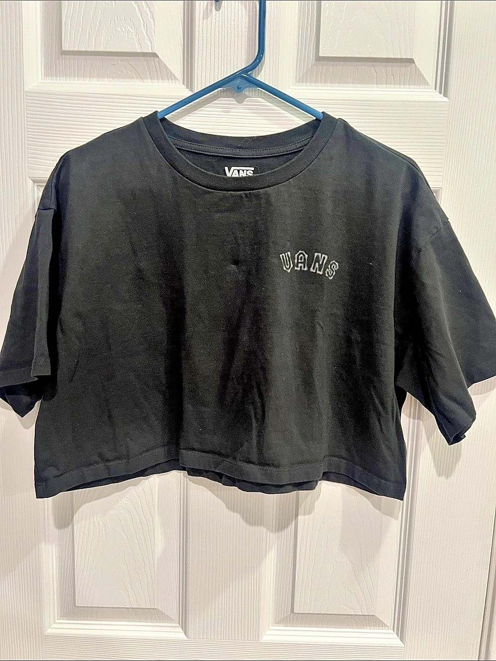 Vans Off The Wall Graphic Cropped Tee in Black Size Large